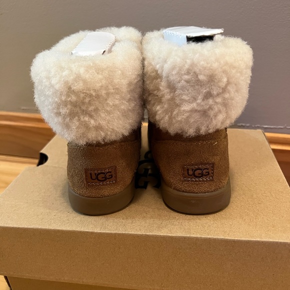 UGG Boots Size 10 - Picture 5 of 7